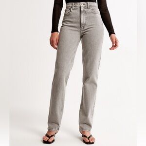 NWT!! Abercrombie & Fitch Ultra High Rise 90s Straight Jean